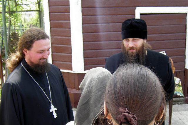 епископ Никодим (Чибисов) и иерей Марк Ермолаев