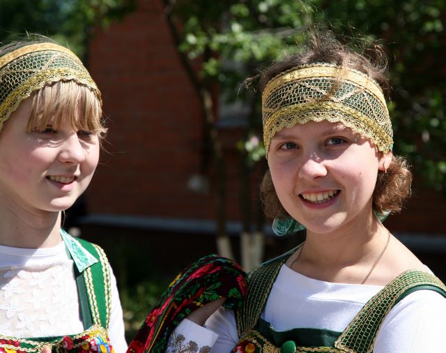 Оля и Люба Синяковы - активисты воскресной школы